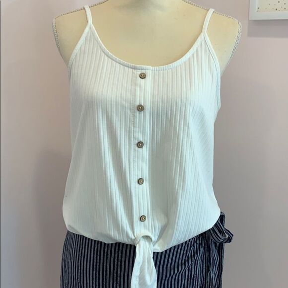 🎉 HP 🎉 Le Lis Tank Top White Knotted Button Down - Picture 1 of 6